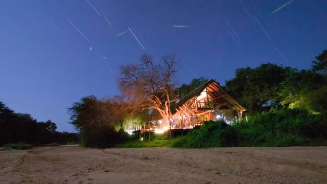 Rhino Post Safari Lodge — image 3
