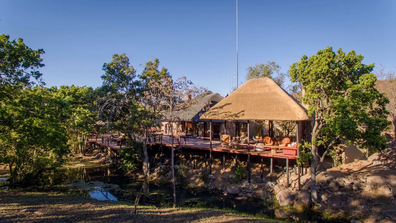 Ndlovu Safari Lodge — image 8
