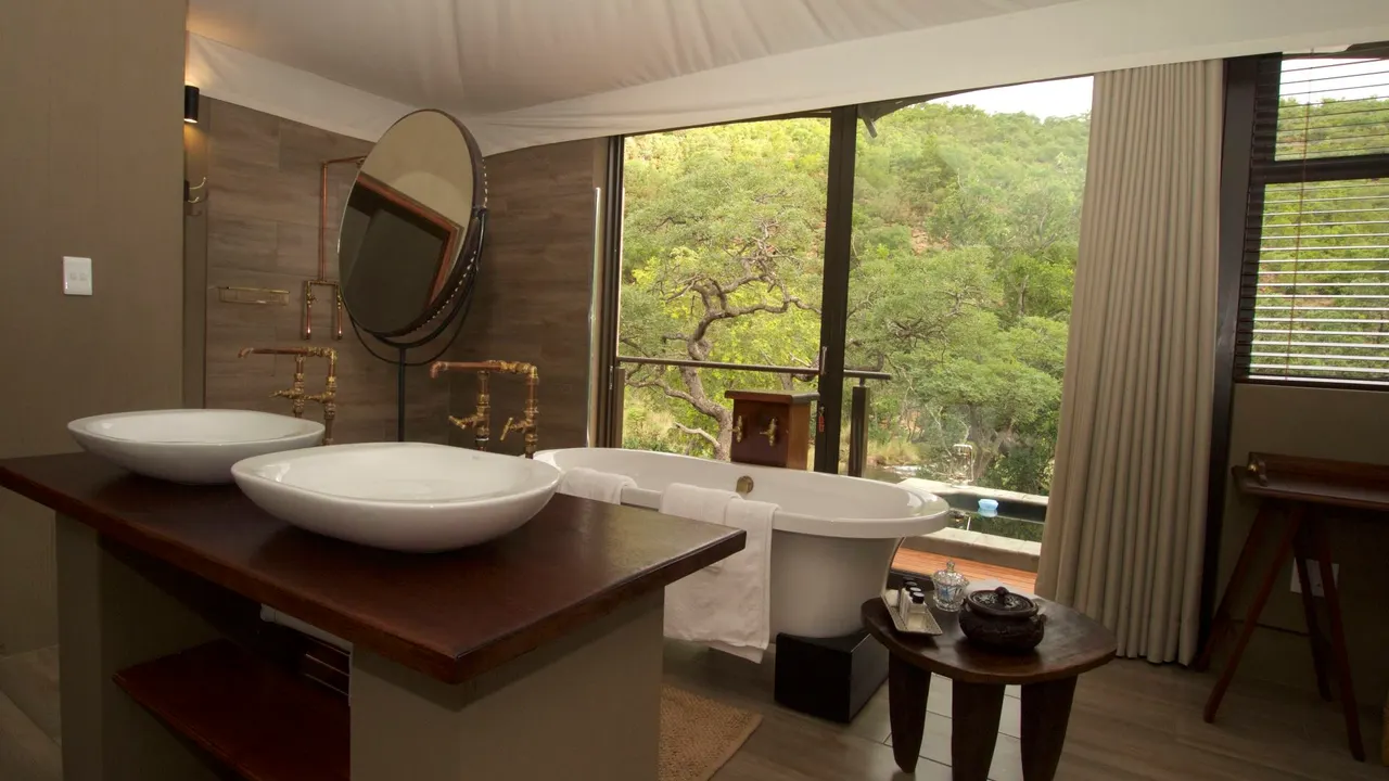Inzalo Safari Lodge — image 11