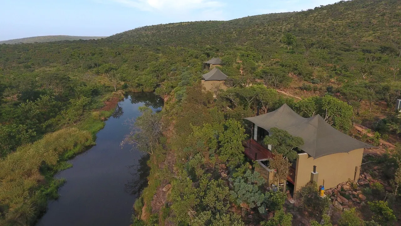 Inzalo Safari Lodge — image 9
