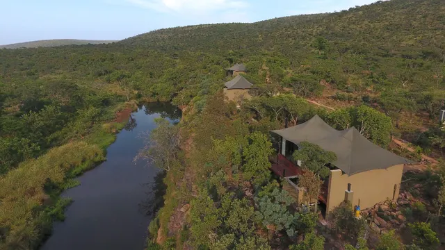 Inzalo Safari Lodge — image 9