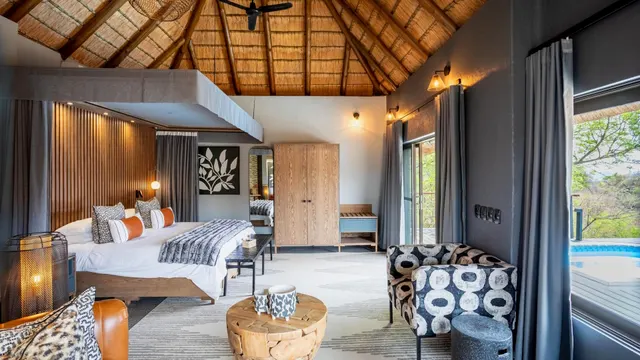Tuningi Safari Lodge — image 1