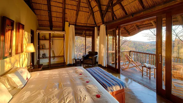 Tshwene Lodge — image 1