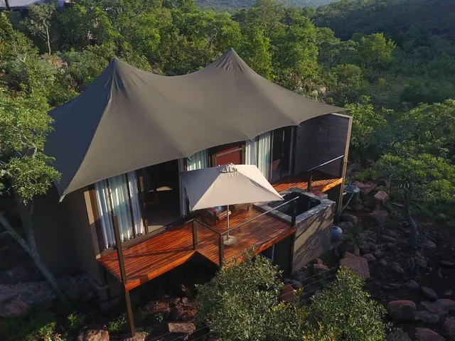 Inzalo Safari Lodge