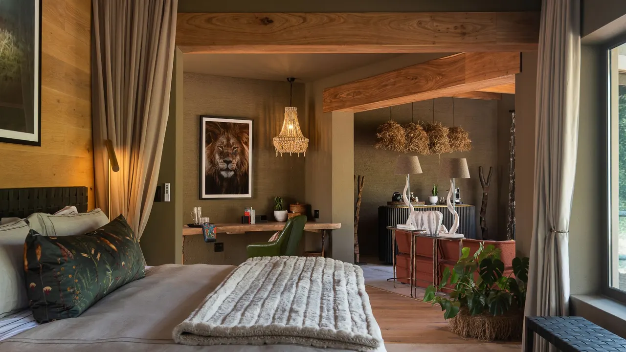 Lush Private Lodge — image 11