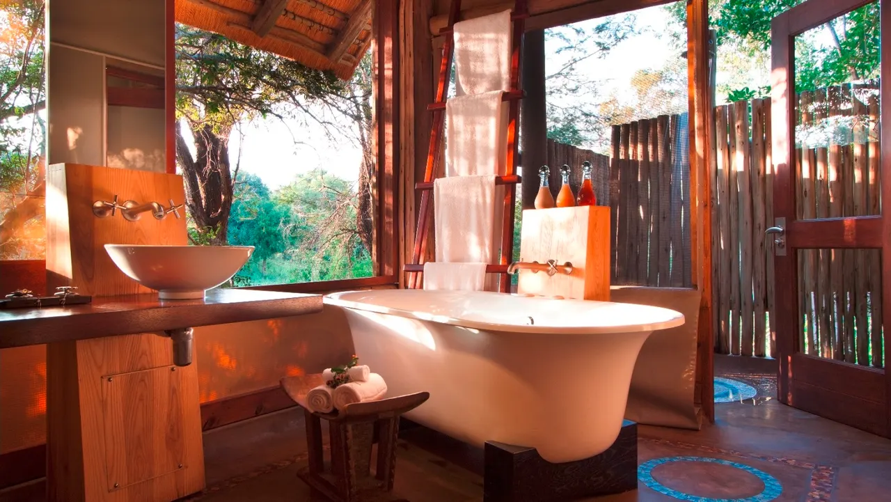 Rhino Post Safari Lodge — image 11