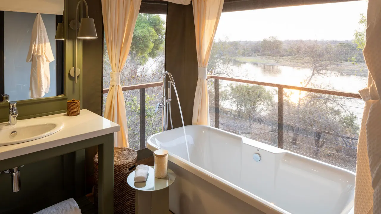 Simbavati Hilltop Lodge — image 16