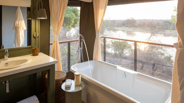 Simbavati Hilltop Lodge — image 16