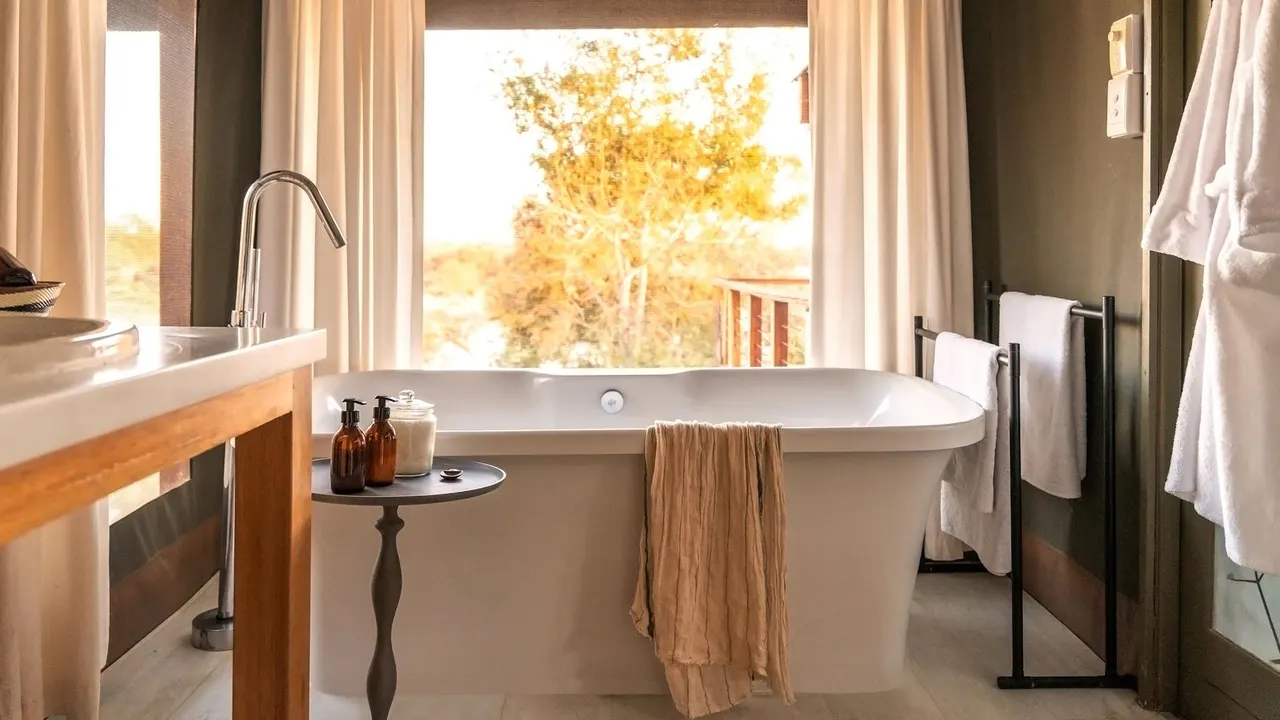 Simbavati Hilltop Lodge — image 13
