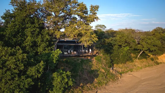 Tanda Tula — image 38