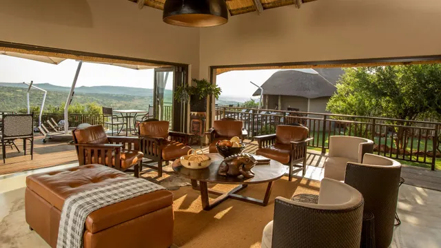 Umzolozolo Safari Lodge — image 6