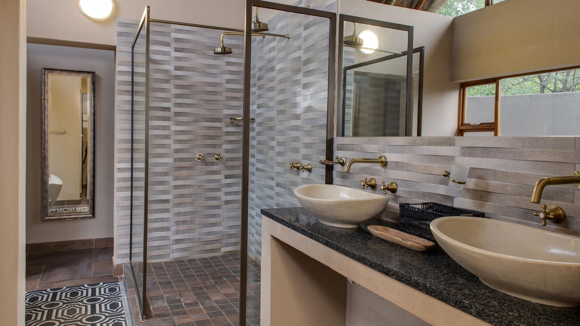 Black Rhino Game Lodge — image 3